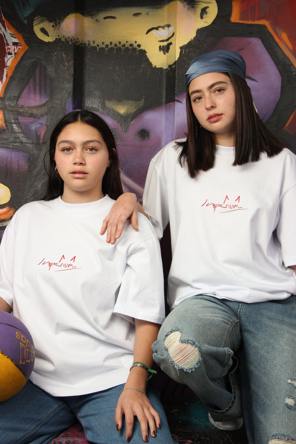 Playera unisex Semi Oversize blanca | Diseño mujer WHITE BOX COLLECTION