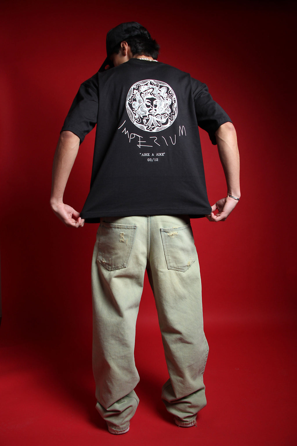 Playera Semi Oversize Negra | LIKE A LIKE COLLECTION